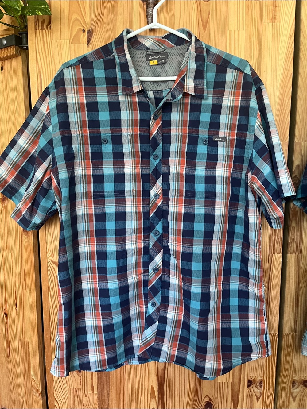 Eddie Bauer Blue Plaid Short-Sleeve Shirt (size XL)